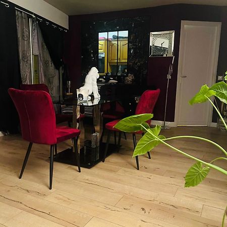 Appartement Au pied de la tour Eiffel Trocadéro à Paris Extérieur photo