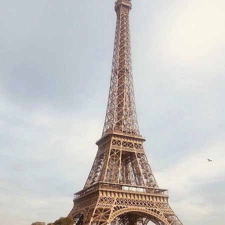 Appartement Au pied de la tour Eiffel Trocadéro à Paris Extérieur photo