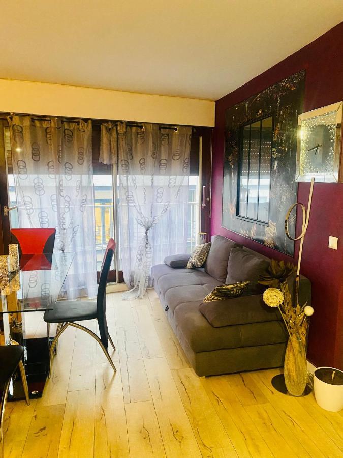 Appartement Au pied de la tour Eiffel Trocadéro à Paris Extérieur photo