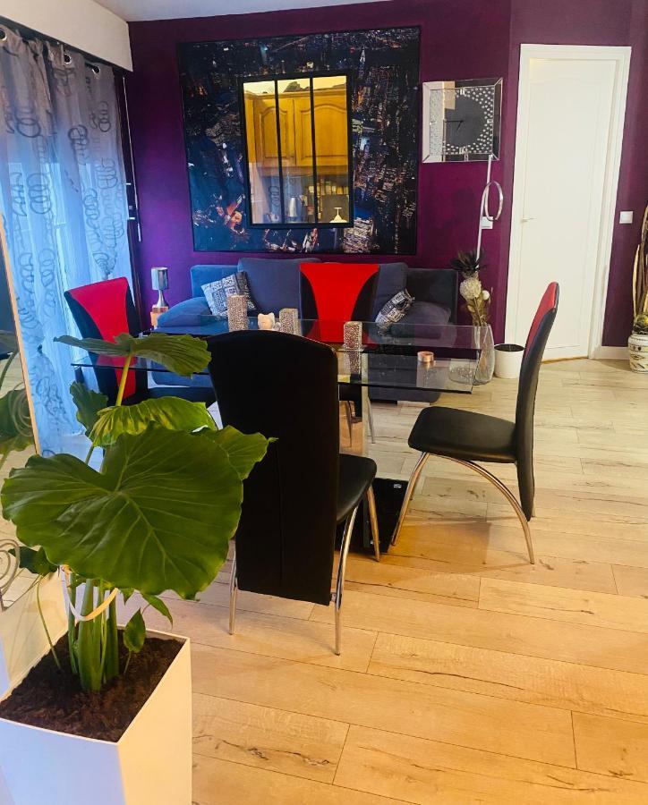 Appartement Au pied de la tour Eiffel Trocadéro à Paris Extérieur photo